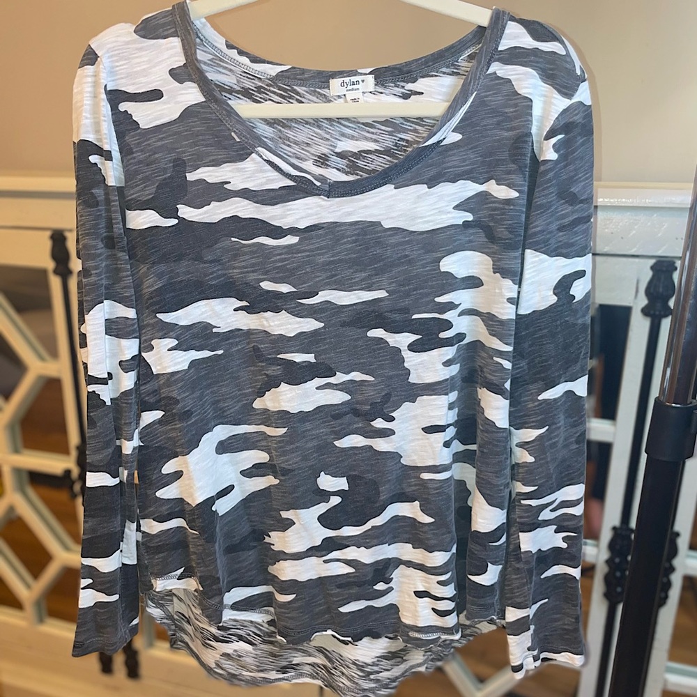 Dylan by True Grit Gray Camo Long Sleeve Shirt